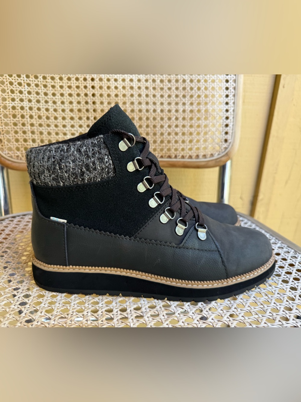 TOMS Mesa Waterproof Boots Women’s size 8
